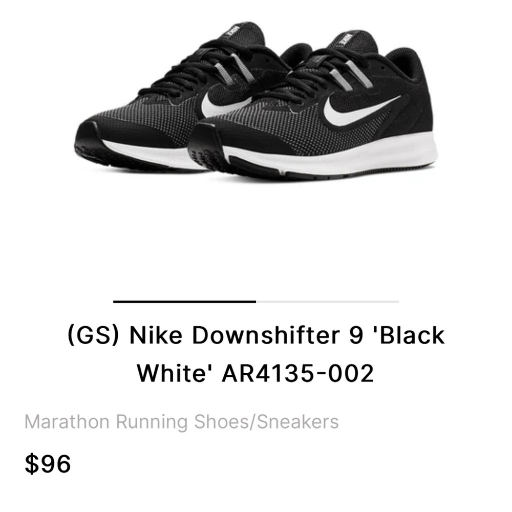 Nike Black and White Shoes Size 7Y, 9.63 Inches